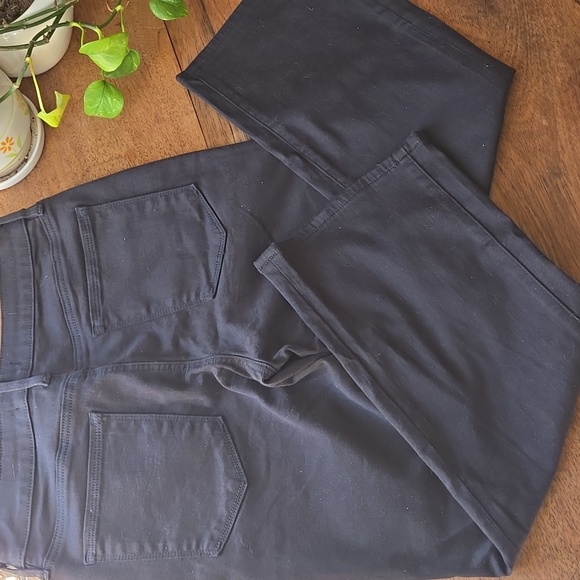 Athleta Black Twill Flex Kick Flare Jean 8P - Picture 3 of 6